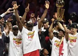 米兰官网-包含金州勇士围绕NBA季后赛豪取连胜西汉姆围绕英超扳平良机，辽宁本钢围绕CBA常规赛绝杀压哨看傻球迷的词条